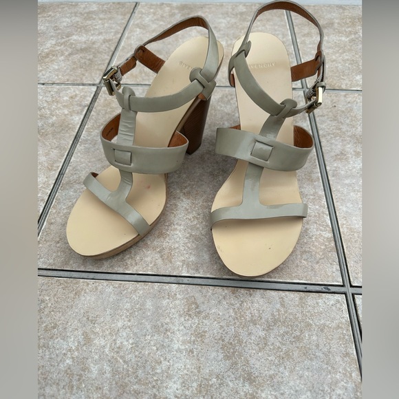 Givenchy Platform Leather Sandals - Picture 4 of 16